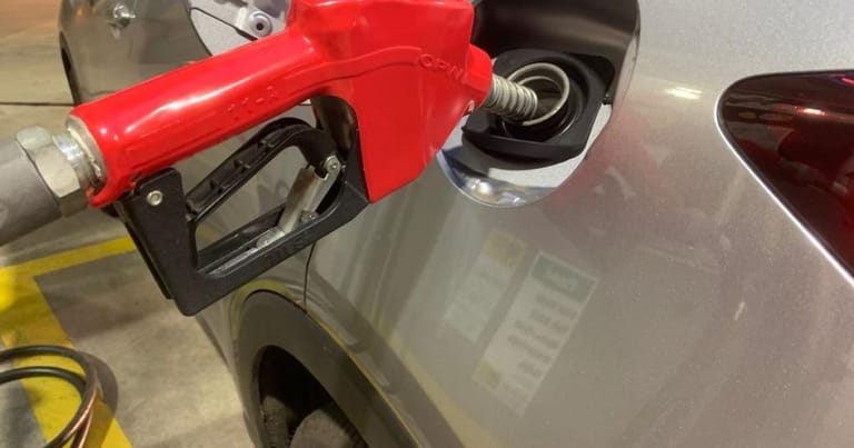 Imagem ilustrativa da matéria: Conselho aprova elevação temporária do teor de etanol na gasolina de 30% para 32%