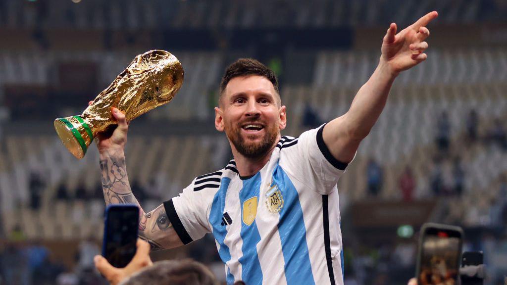Imagem ilustrativa da matéria: De 'relâmpago' em campo a veterano com jogo cadenciado: a metamorfose de Messi