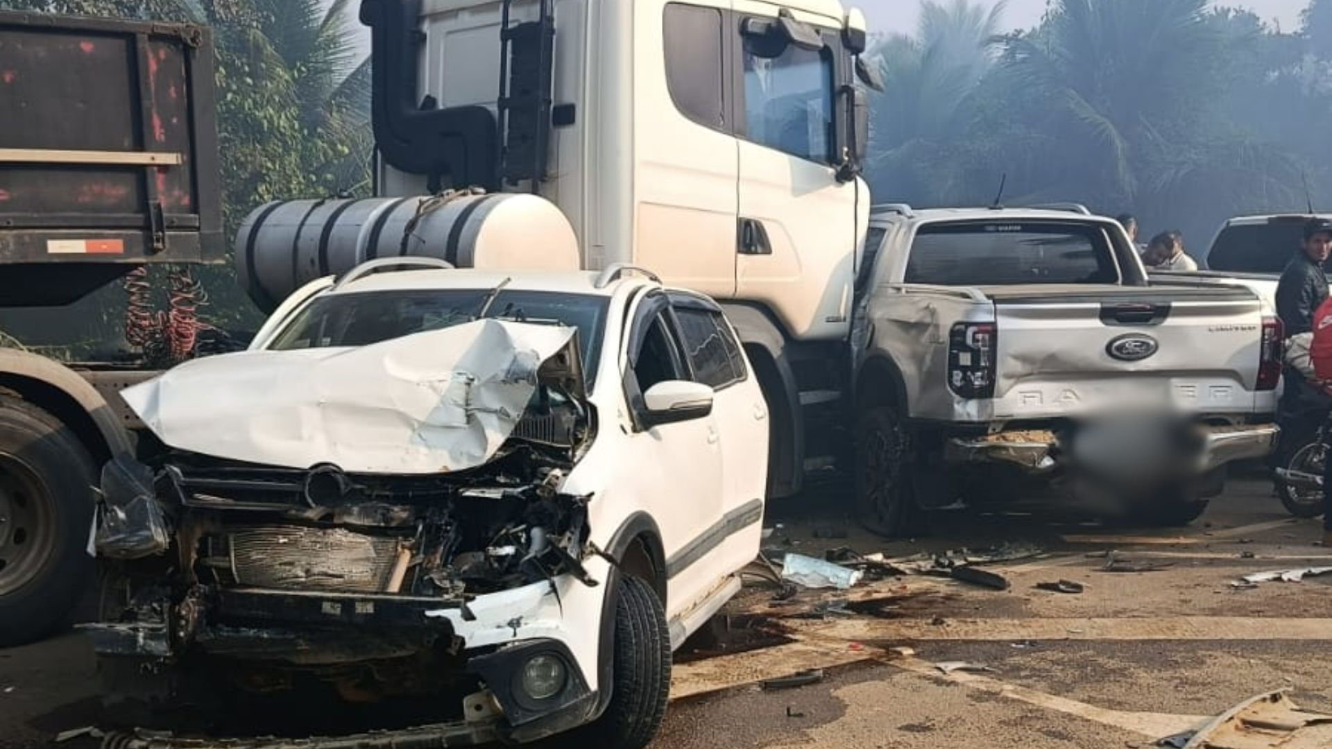 Imagem ilustrativa da matéria: Engavetamento causado por neblina e fumaça de café deixa 5 feridos em Águia Branca