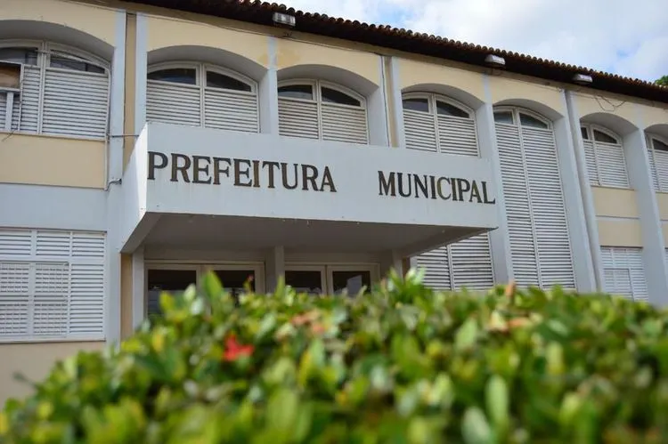 Imagem ilustrativa da matéria: Estudo do TCEMG aponta que redução da jornada para escala 5x2 teria impacto limitado nas prefeituras mineiras