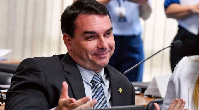 Imagem ilustrativa da matéria: Flávio Bolsonaro chama o pai de “rústico” e promete gestão mais aberta ao diálogo