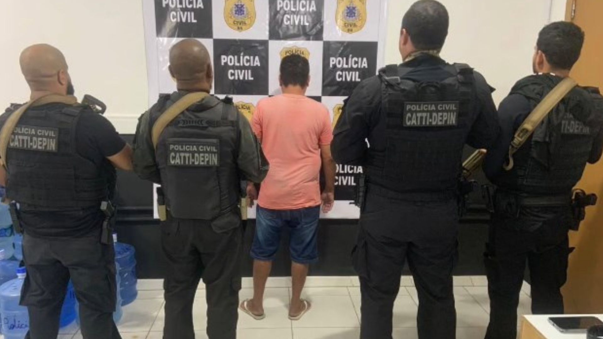 Imagem ilustrativa da matéria: Foragido há 13 anos por morte de ajudante de pedreiro no ES é preso na Bahia