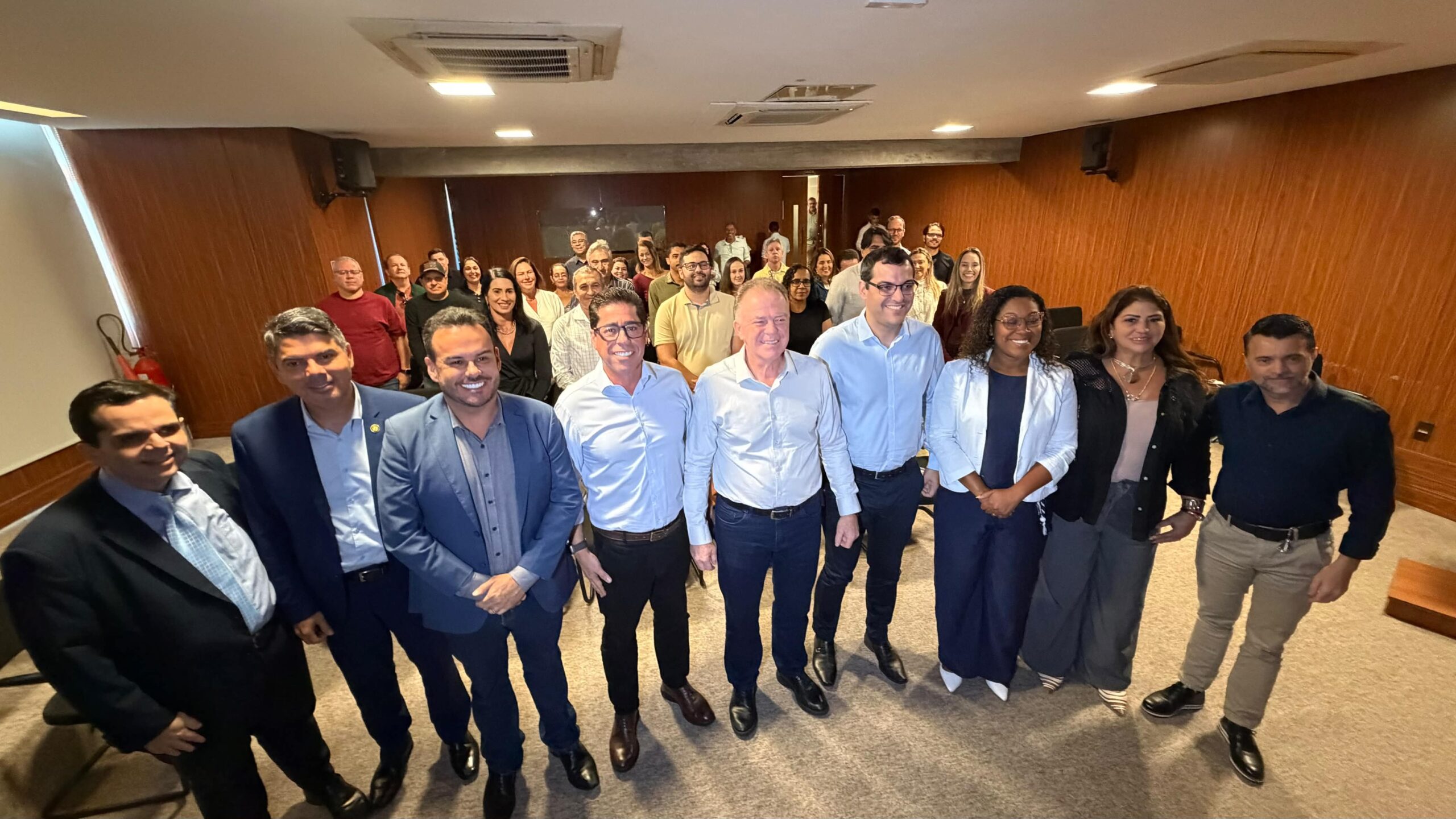 Imagem ilustrativa da matéria: Marcelo Santos projeta bancada de até 4 deputados federais e 8 estaduais