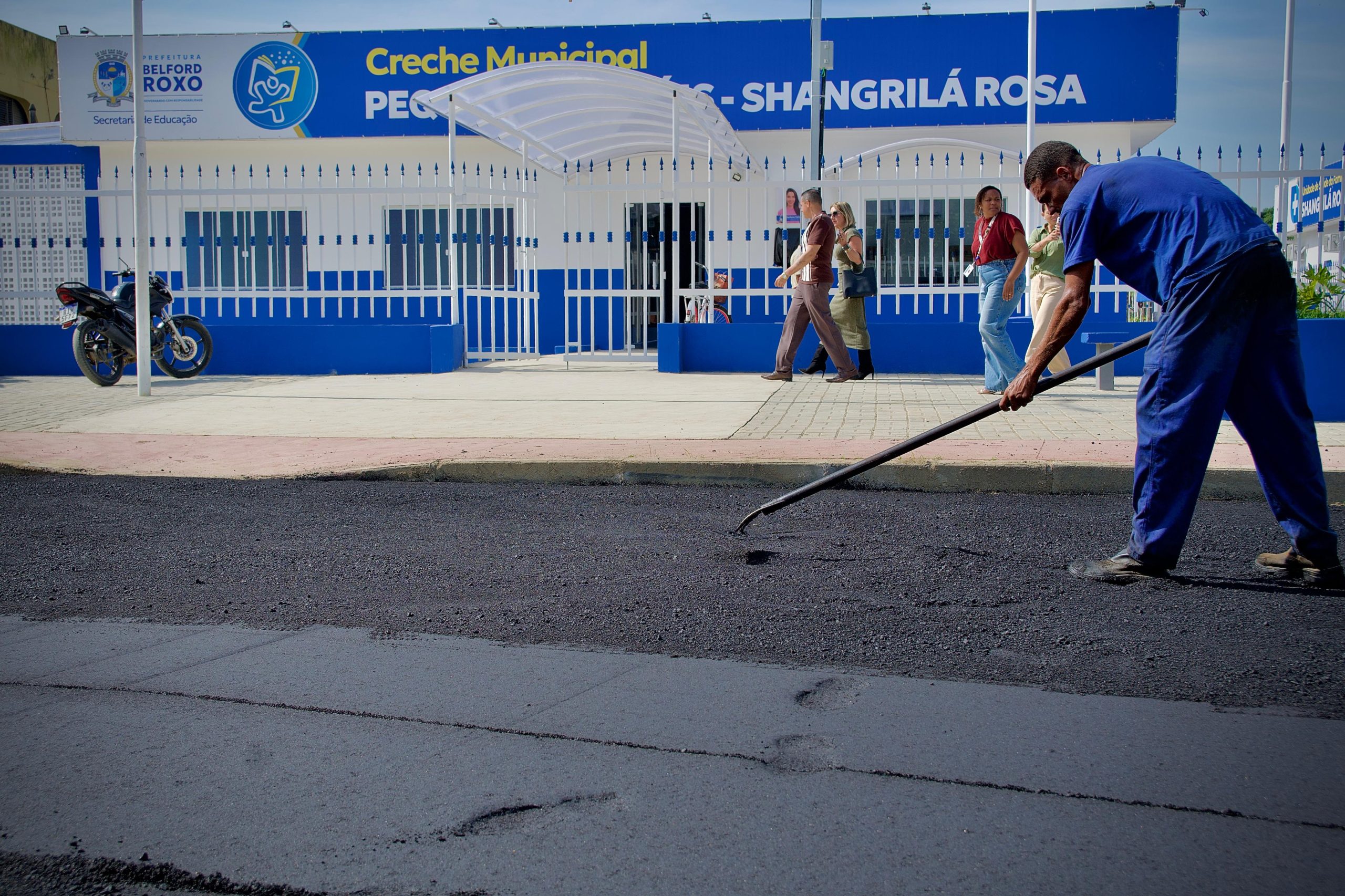 Imagem ilustrativa da matéria: Prefeitura de Belford Roxo realiza colocação de novo asfalto em vias do Complexo Shangrilá Rosa