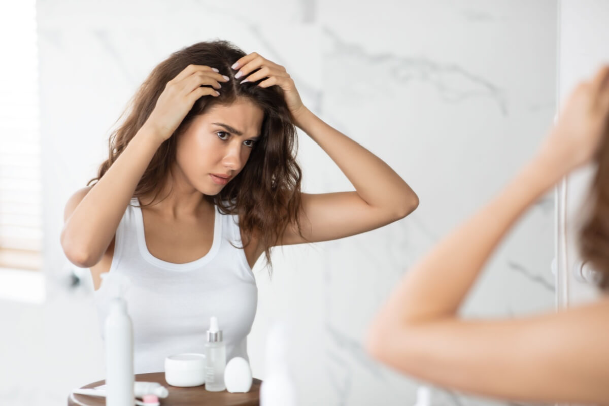 Imagem ilustrativa da matéria: Queda de cabelo: entenda por que o problema tem atingido cada vez mais mulheres jovens